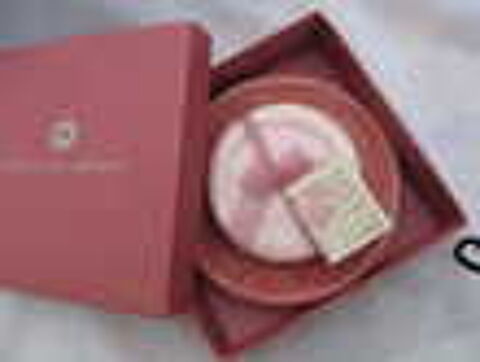 Coffret 2 Pi&egrave;ces &agrave; base de &quot; Rose &quot; pour votre Corps - Neuf Dcoration