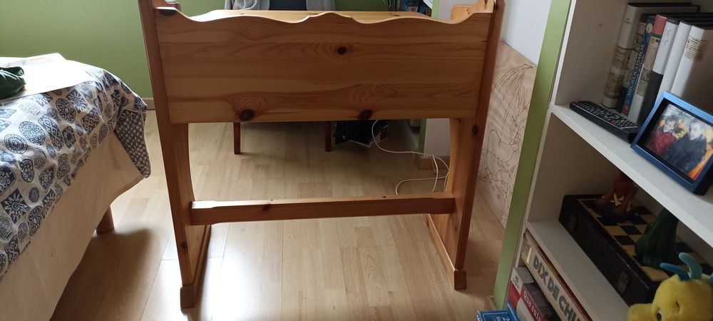 Bureau pour enfant de tr&egrave;s belle qualit&eacute; en pin massif Meubles