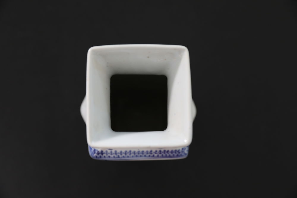 VASE RECTANGULAIRE CHINOIS 
