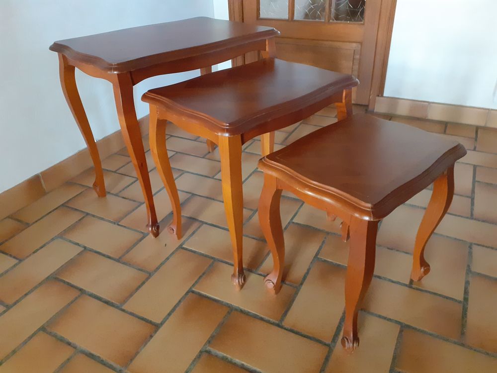 3 TABLES GIGOGNES Meubles