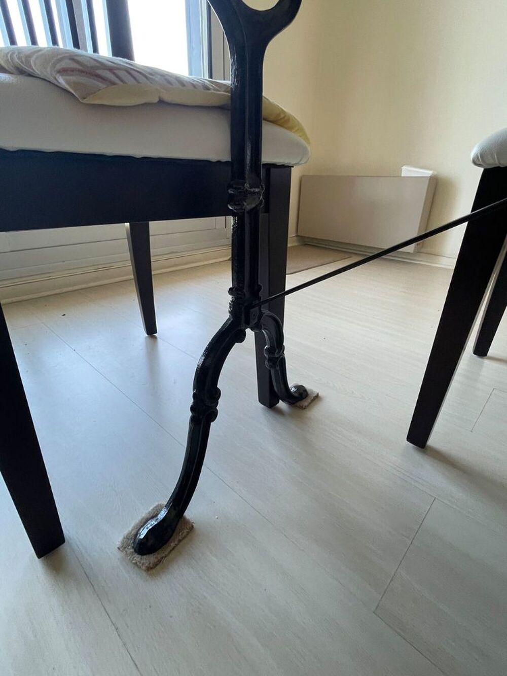Table en marbre avec chaises Meubles