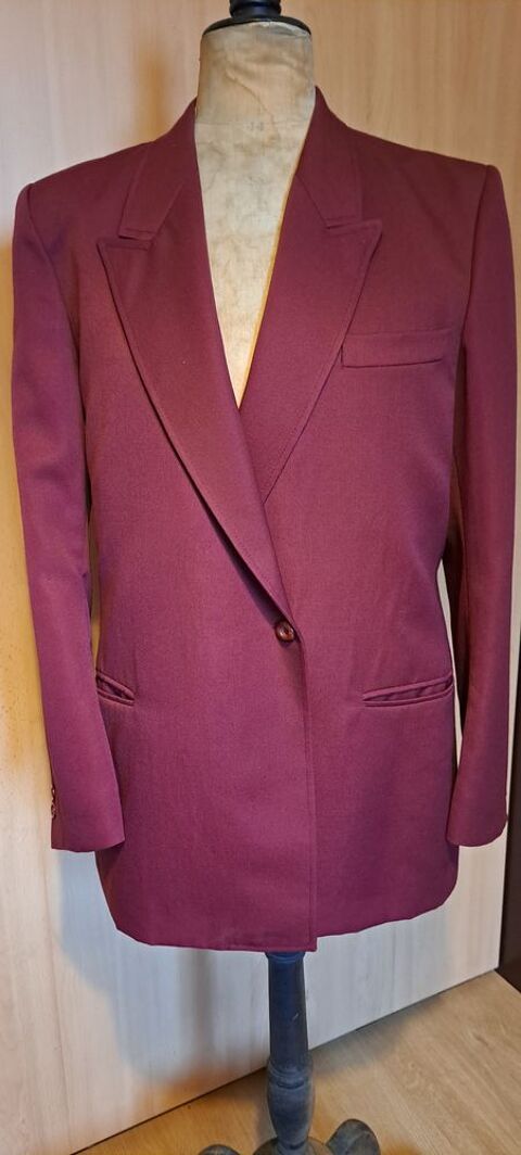 VESTE RETRO LONGUE
22 Dourdan (91)