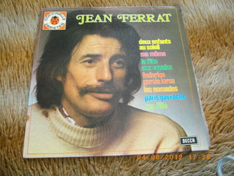 Disque vinyle 33 tours de :  JEAN FERRAT  10 Perros-Guirec (22)