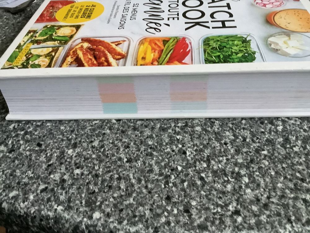 Livre de Batch Cooking 52 menus au fll des saisons. Larousse Cuisine