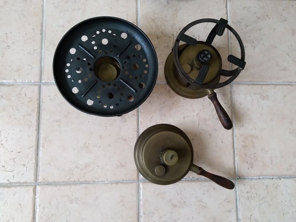 R&eacute;chauds &agrave; m&egrave;che anciens
Décoration