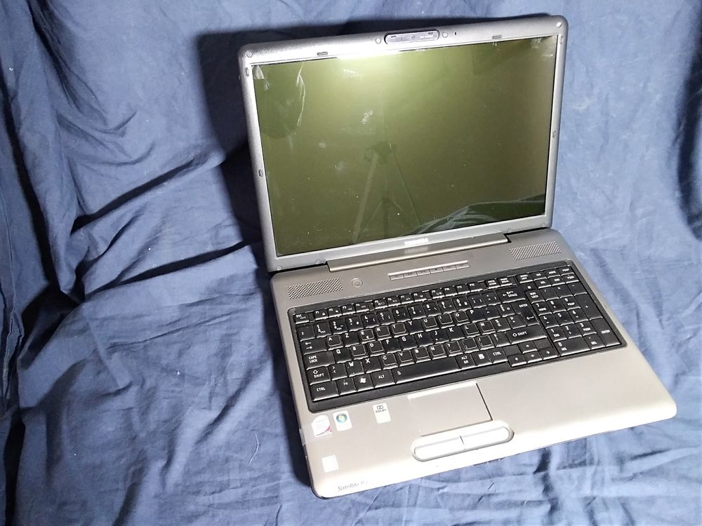 Laptop Toshiba Satellite Pro 17 pouces Matériel informatique
