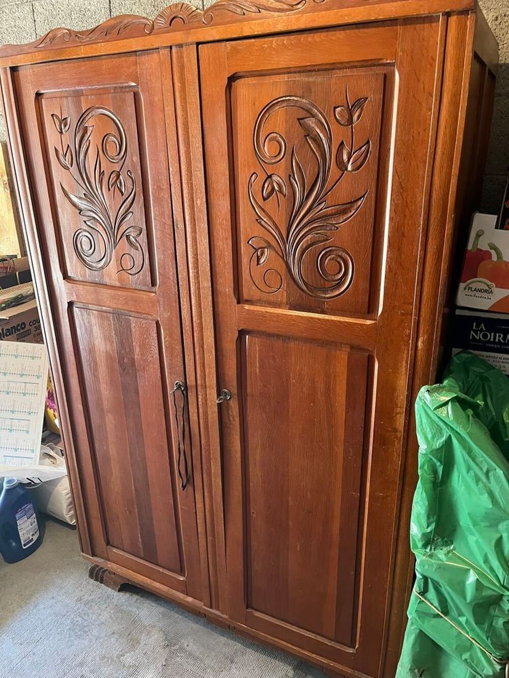 Armoire double penderie en bois exotique joli d&eacute;cor ;
Meubles