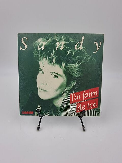 Vinyle 45 tours Sandy : J'ai Faim de Toi avec fourreau  2 Vulbens (74)