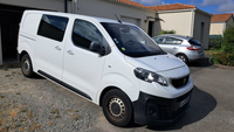 Expert EXPERT CA STANDARD BLUEHDI 180 S&S EAT8 FIXE ASPHALT 2019 occasion 44320 Saint-P&egrave;re-en-Retz