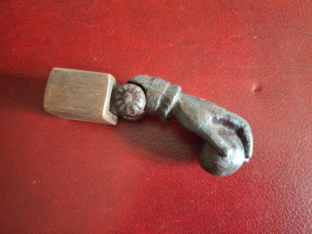 Heurtoir de porte en fonte de fer XIX&egrave; si&egrave;cle ou avant Décoration