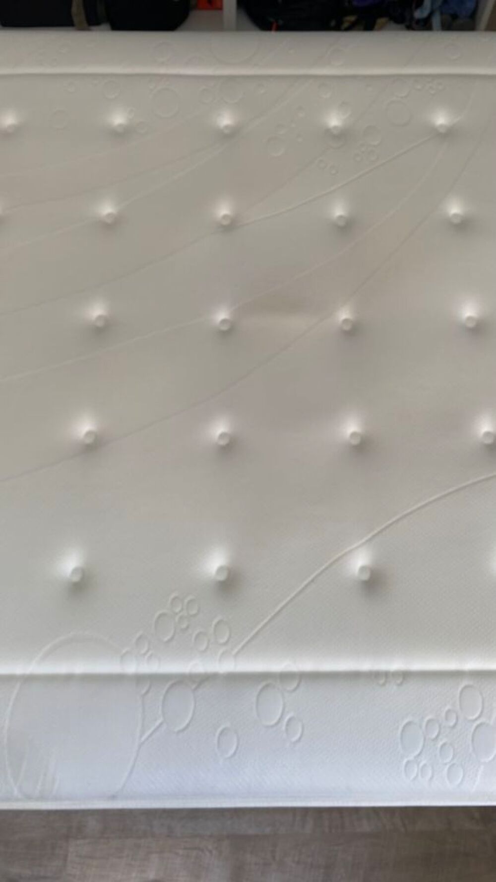 Matelas en excellent &eacute;tat 140x190 Meubles