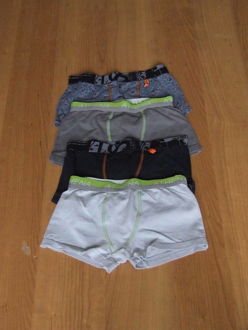 Lot 8, 4 boxers, ATHENA, Gris noir et bleu, 6 8 ans, TBE Vêtements enfants