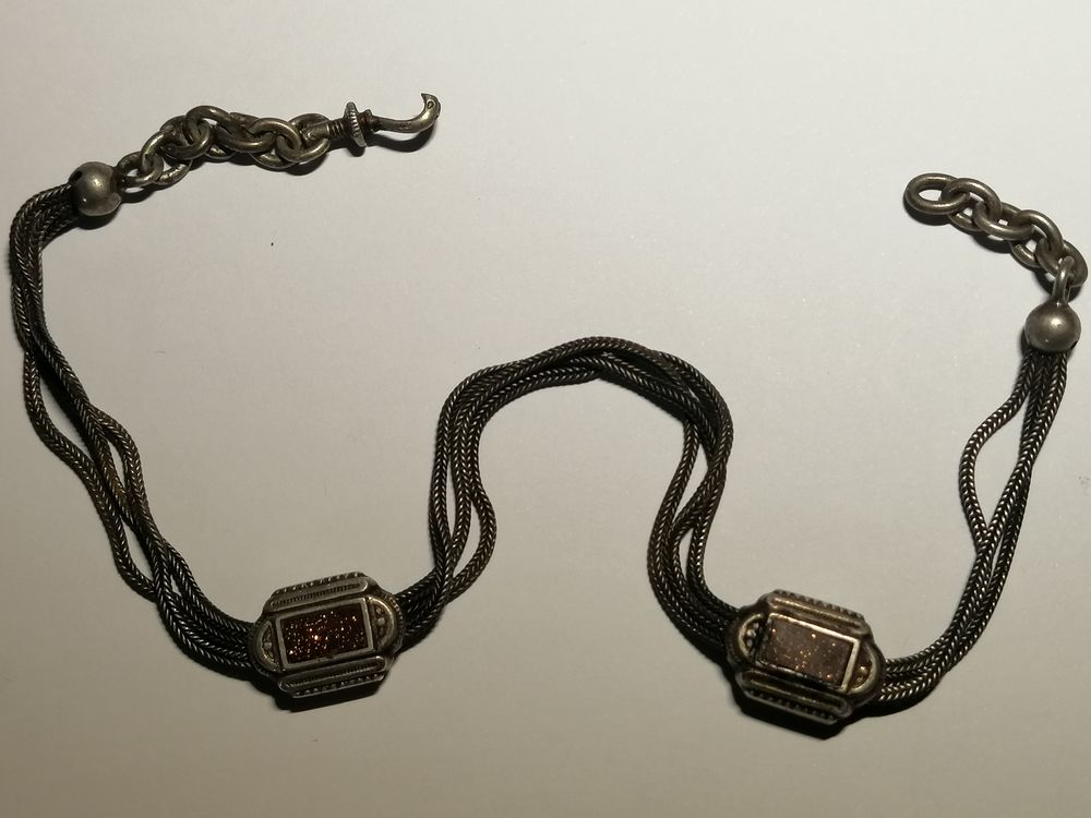 Ancienne chaine de montre gousset
XIX&egrave;me si&egrave;cle Bijoux et montres