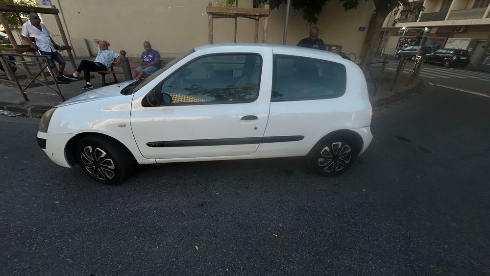 Clio II Clio 1.5 dCi 65 Campus 2011 occasion 13005 Marseille