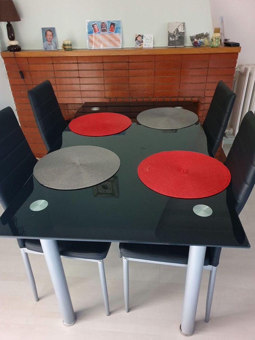 TABLE + 4 CHAISES Meubles