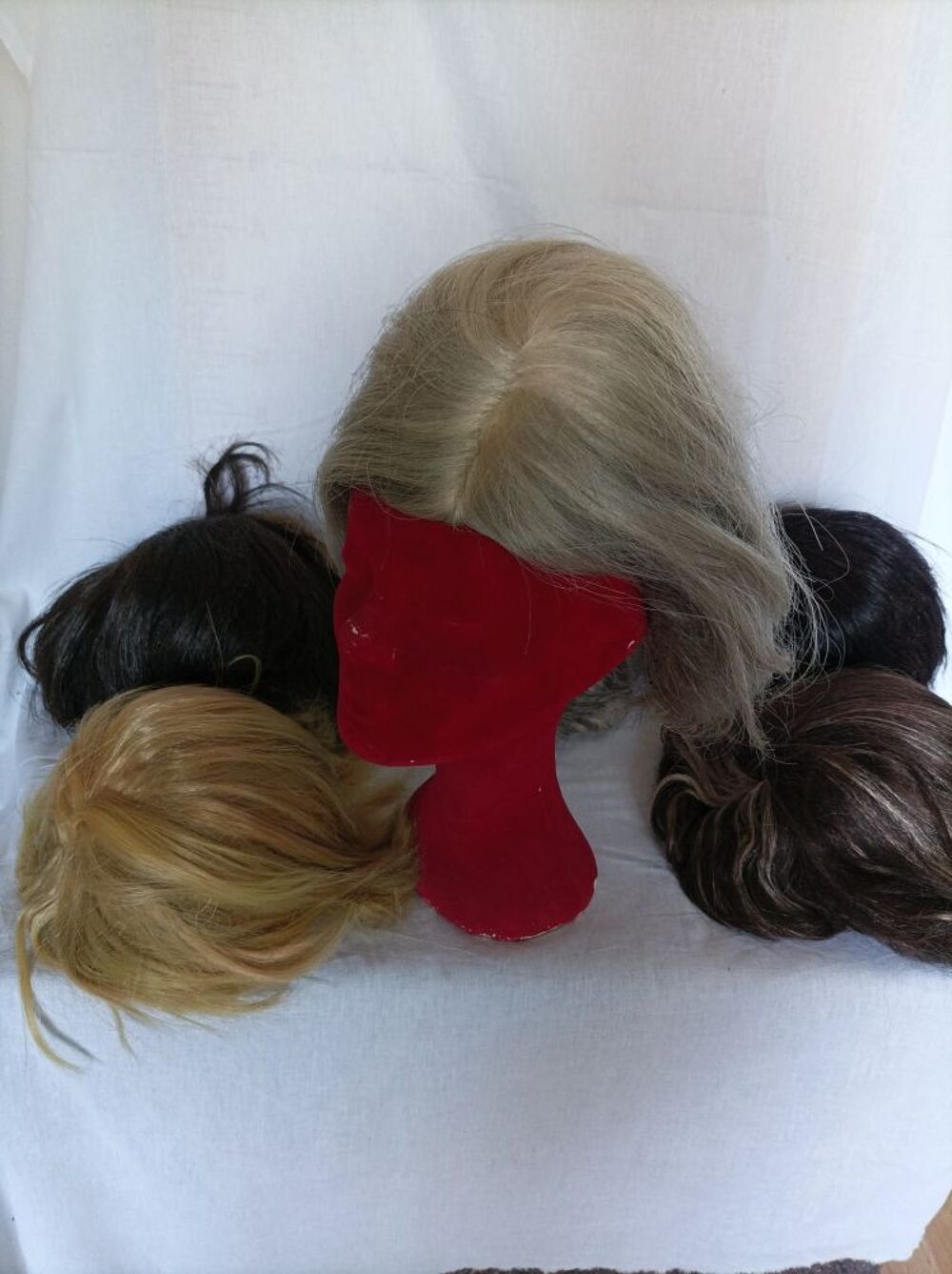 Achetez perruque dame 6 occasion annonce vente Arras 62