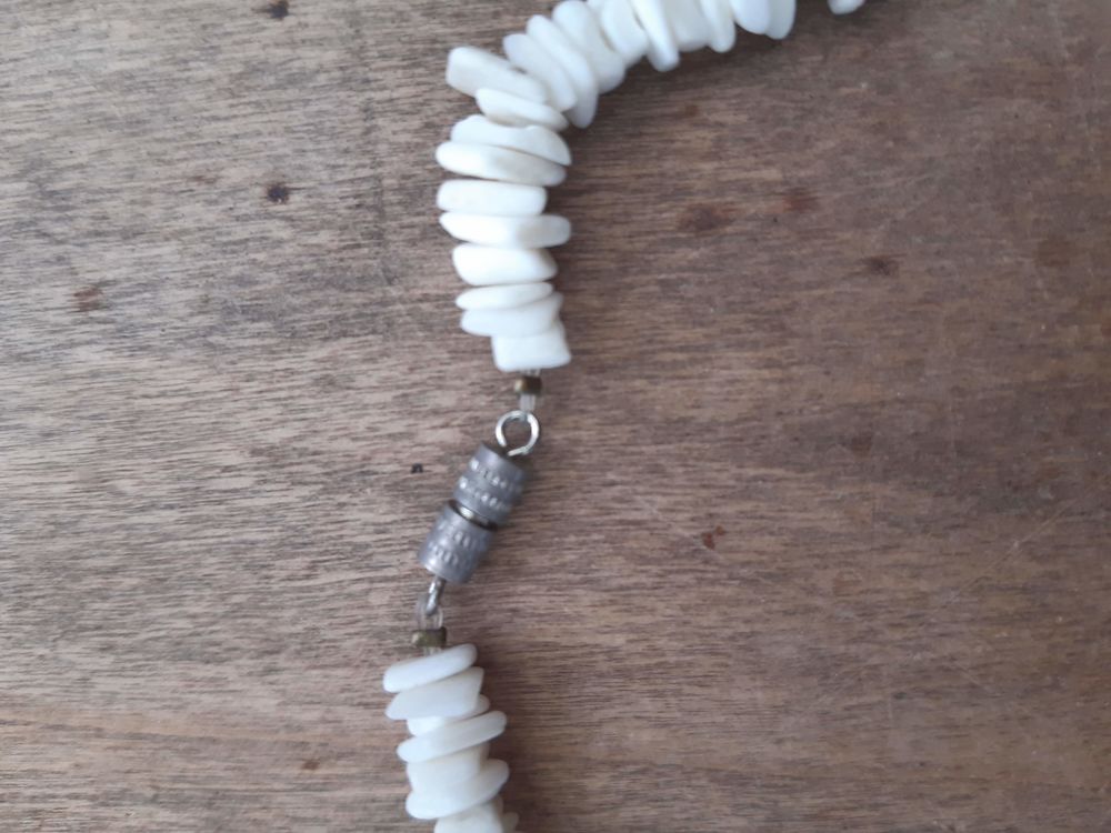 Collier en nacre blanc Bijoux et montres