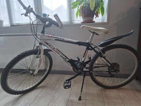 Vtt Riderbike blanc 24 pouces �quip� 
En bon etat
20 Armenti�res (59)