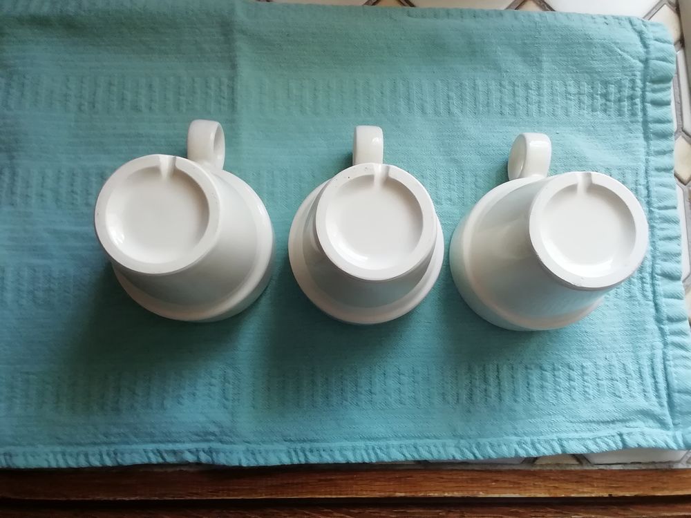 Tasses neuves 1970 style Thomas Cuisine