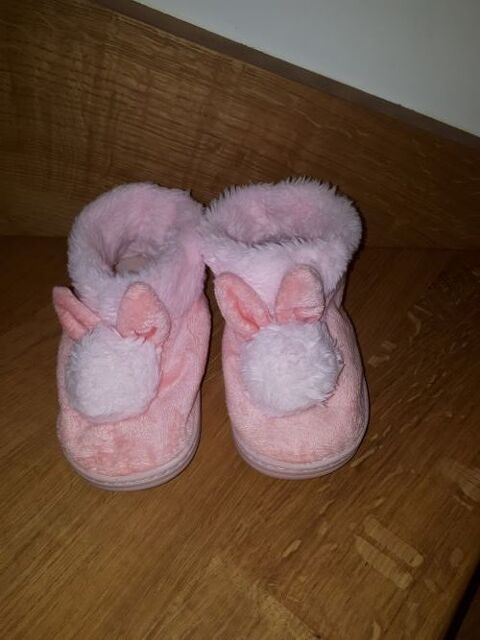 Chaussons rose marque la Halle taille 30 � 31 4 Villiers (86)