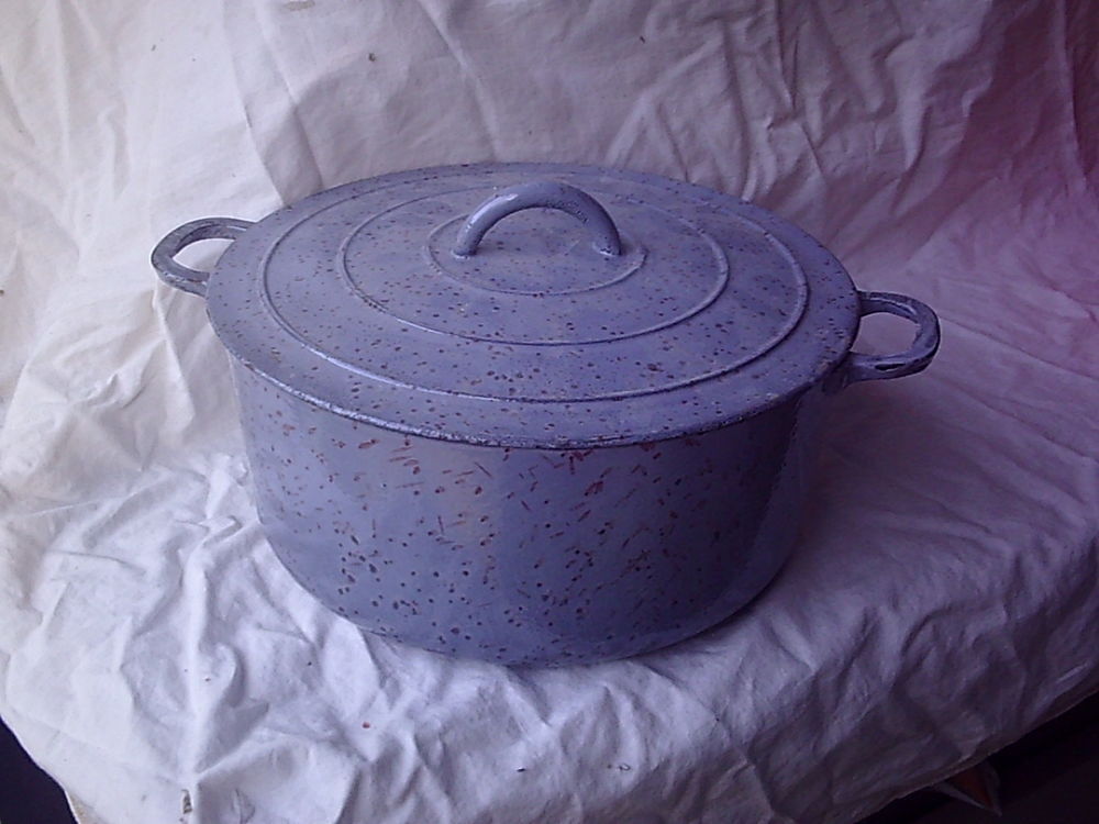 Cocottes en fonte Ronde et Ovales &agrave; couvercle-neuves Cuisine