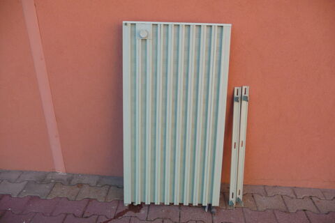 RADIATEUR EN ACIER DE 60 CM X 110 X 7 CM + SUPPORTS 12 Beynost (01)