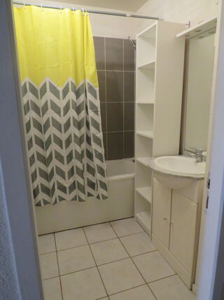 Location Appartement A visiter meublé lumineux centre ville 72 m2 (2 CH) + cave Tournus