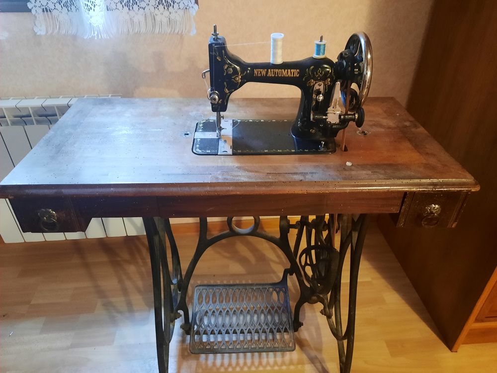 Machine &agrave; coudre vintage Meubles