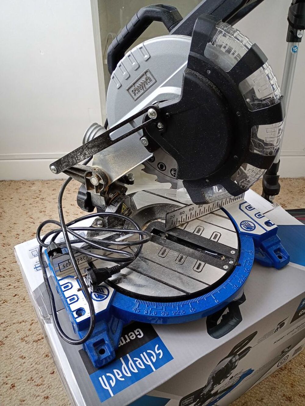 scie &agrave; onglet pendulaires &eacute;tat neuf servi une fois 60euro Bricolage