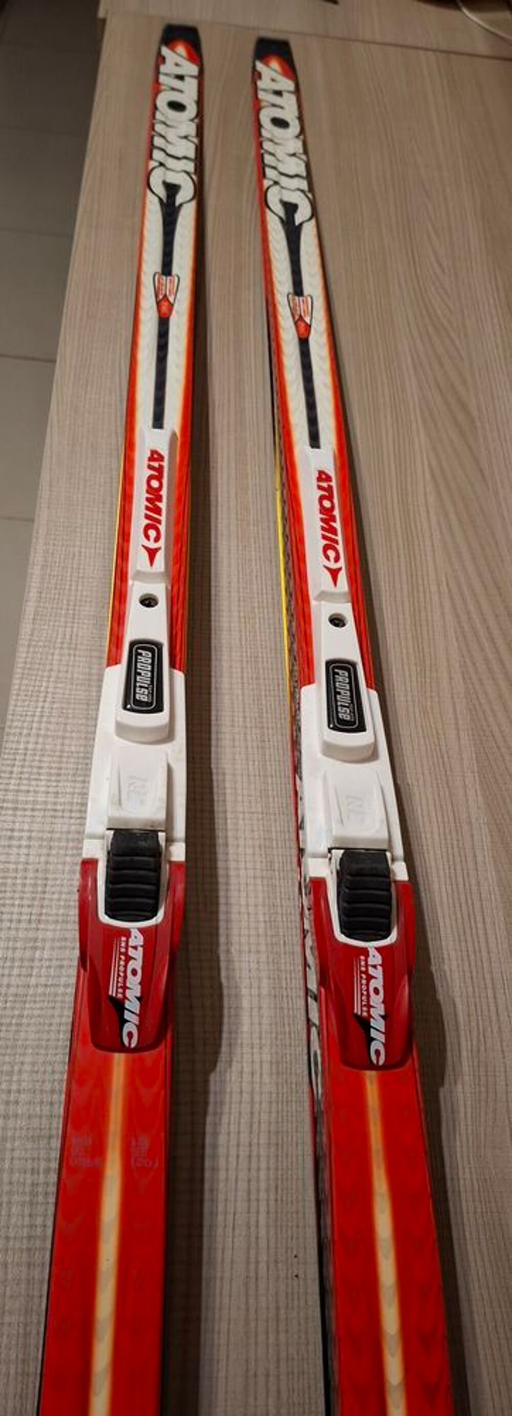 3 paires de SKIS de Fond
Sports