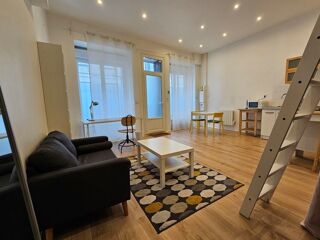  Appartement à louer 1 pièce 38 m²