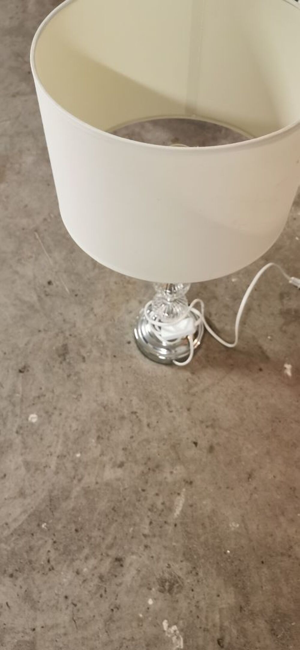 lampe a poser en metal et boules transparentes Décoration