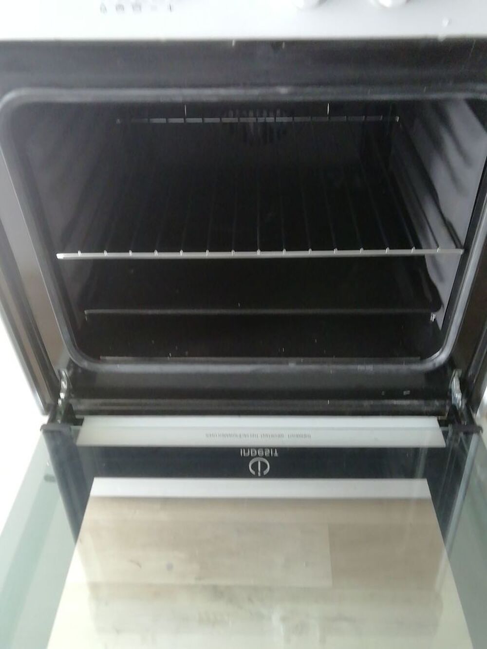 Gazini&egrave;re :Four &eacute;lectrique et plaque de cuisson &agrave; induction
Electroménager