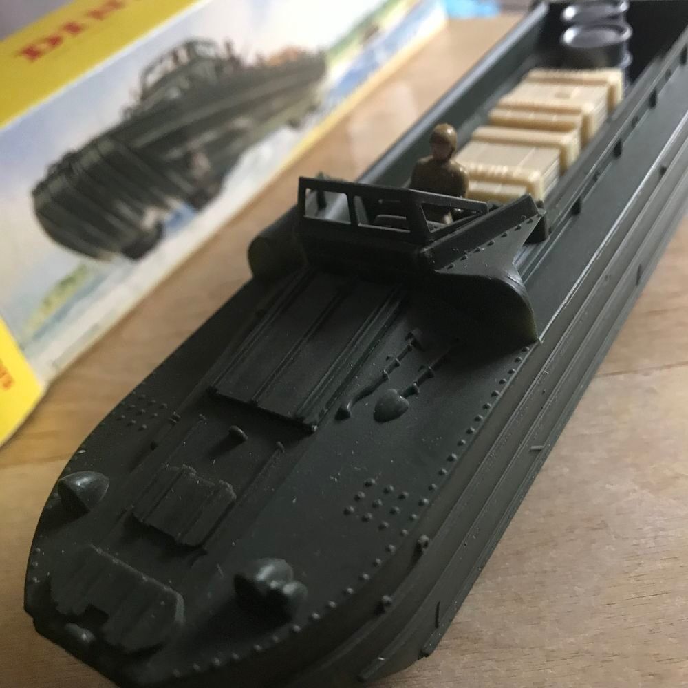 Dinky toys camion Amphibie militaire DUKW 825 Jeux / jouets