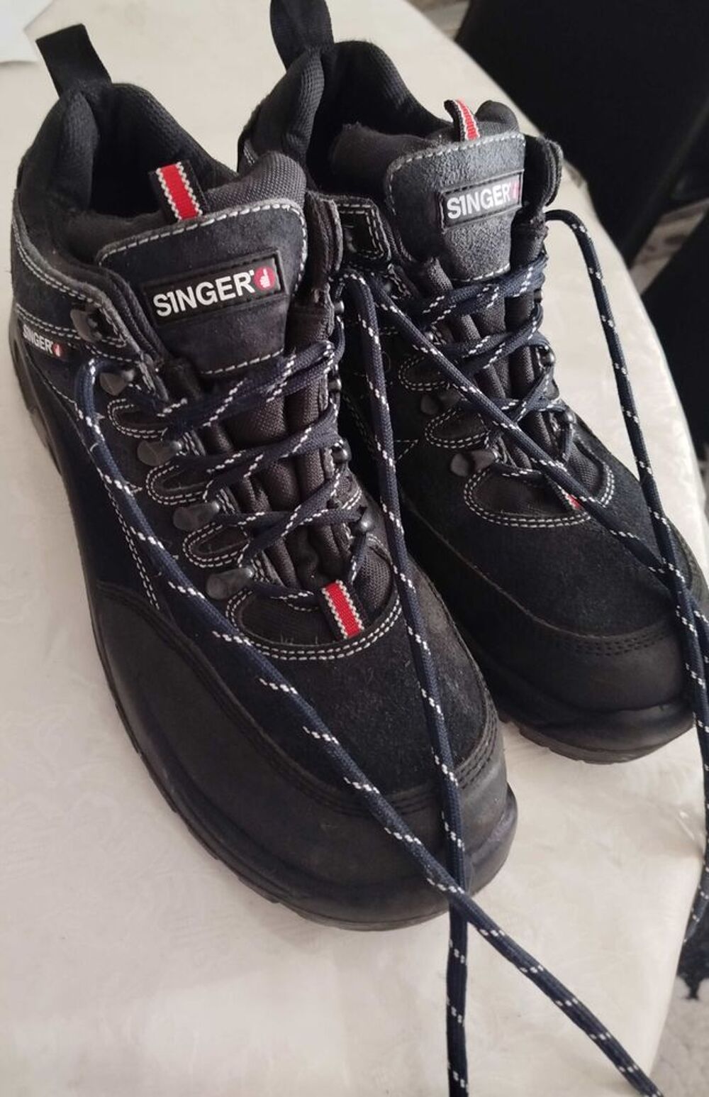 Chaussures de s&eacute;curit&eacute; SINGER&reg;, &eacute;tat excellent. Bricolage
