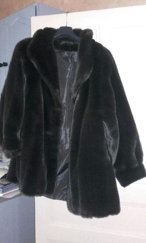veste en fausse fourrure trs trs chaude 50 Saint-Marcel (71)