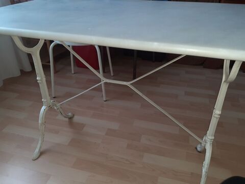 Table cuisine 50 Saint-Claude-de-Diray (41)