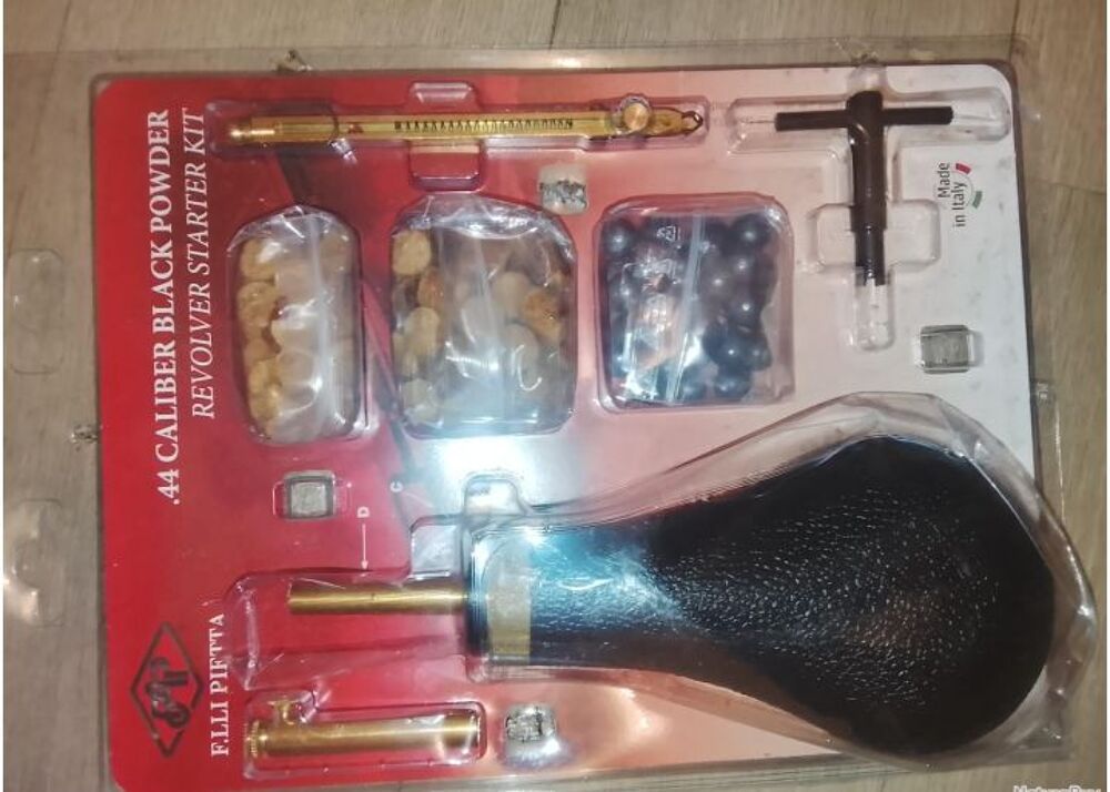 KIT RECHARGEMENT REVOLVER POUDRE NOIRE CALIBRE 44 PIETTA 
