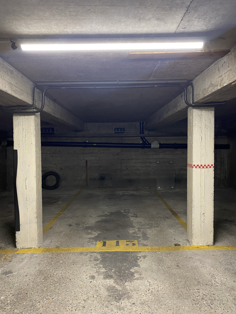  Parking / Garage  louer 12 m