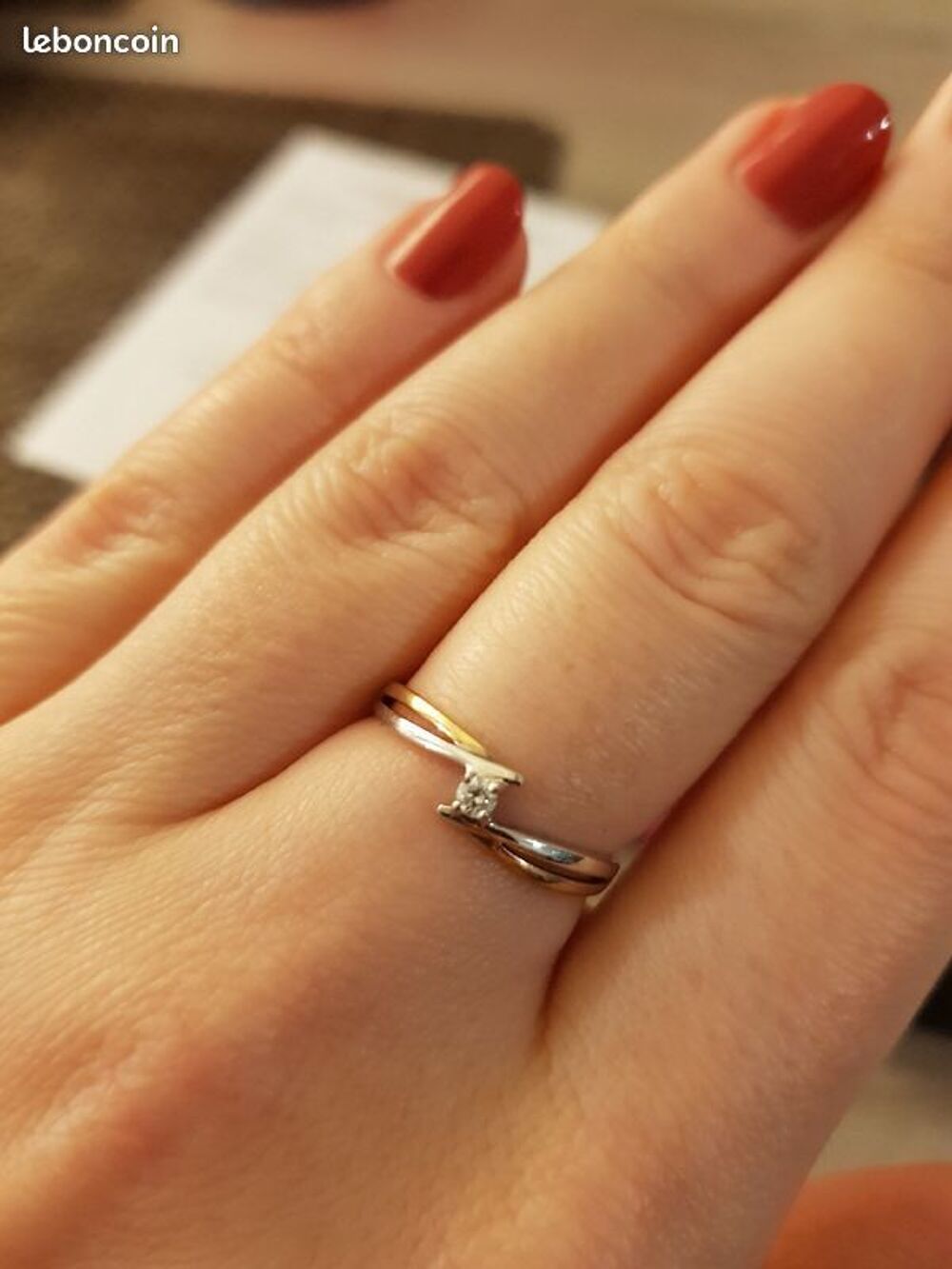 Bague solitaire avec diamants (&eacute;tat neuf) Bijoux et montres