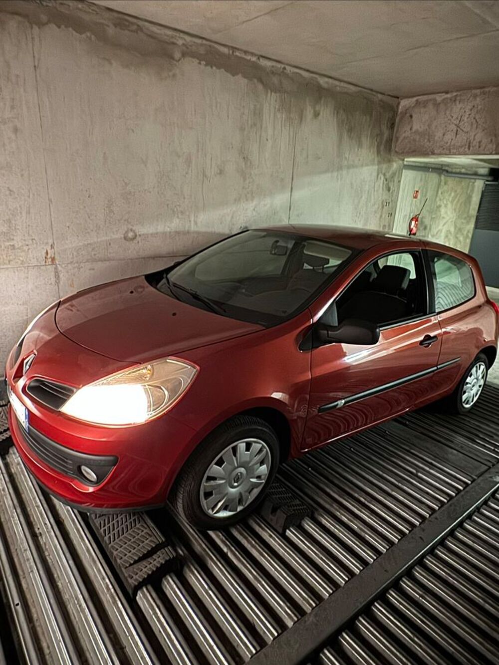 Clio III Clio 1.2 16V 75 Pack Authentique 2005 occasion 69300 Caluire-et-Cuire