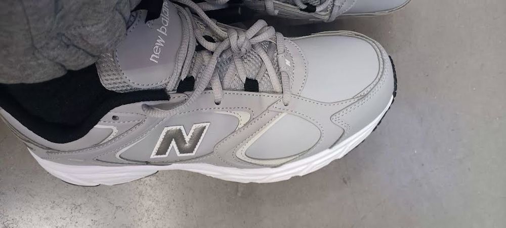 Chaussure de running homme new balance 840 T 43 prix 180 Chaussures