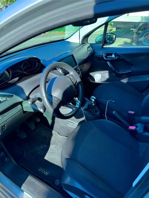 Peugeot 208 Signature 1.2 puretech 82ch