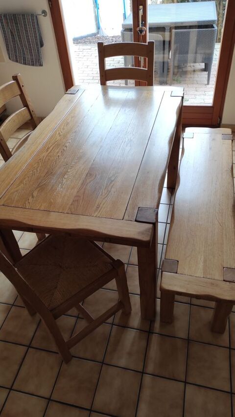 table en bois chêne massif +banc+chaises 350 Kunheim (68)