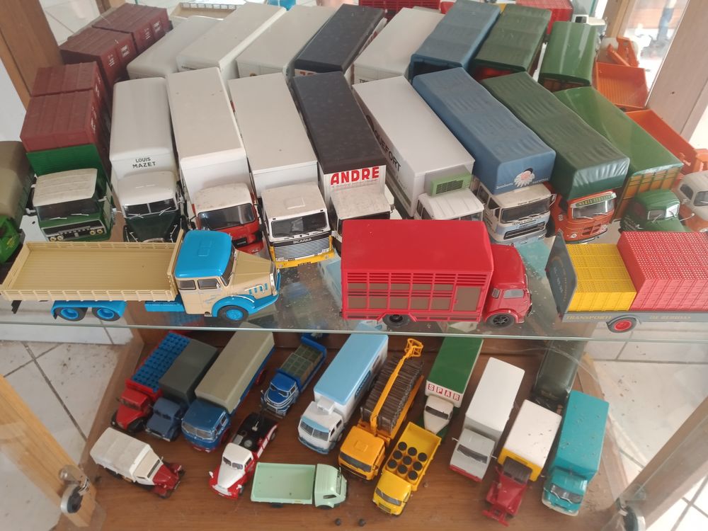  collection de maquettes: Motos - Autos - Camions - Trains
