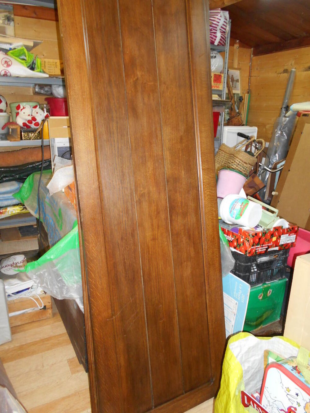 deux portes d'armoire, bois plein, tr&eacute;s joli bois. Bricolage