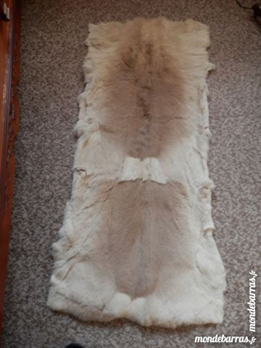 TAPIS EN PEAU DE CHEVRE propre et intact depuis l'achat Décoration