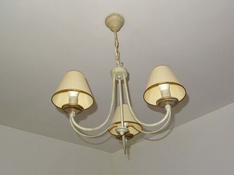 Lustre suspension métal ivoire/or 3 branches parfait état 34 Paris 4 (75)