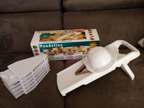 MANDOLINE neuve 8 Doussard (74)