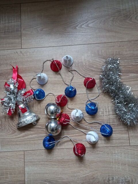 lot d�coration no�l couleur argent 14 Villiers (86)